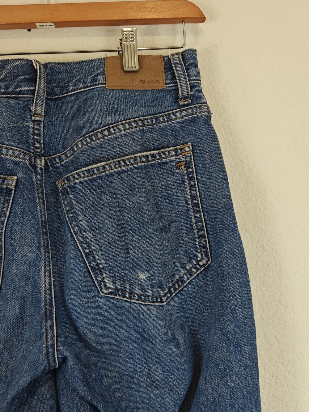 Madewell Low-Slung Straight Jeans in Palmina Wash Model Off-Duty Rigid Denim 24 - Picture 13 of 15